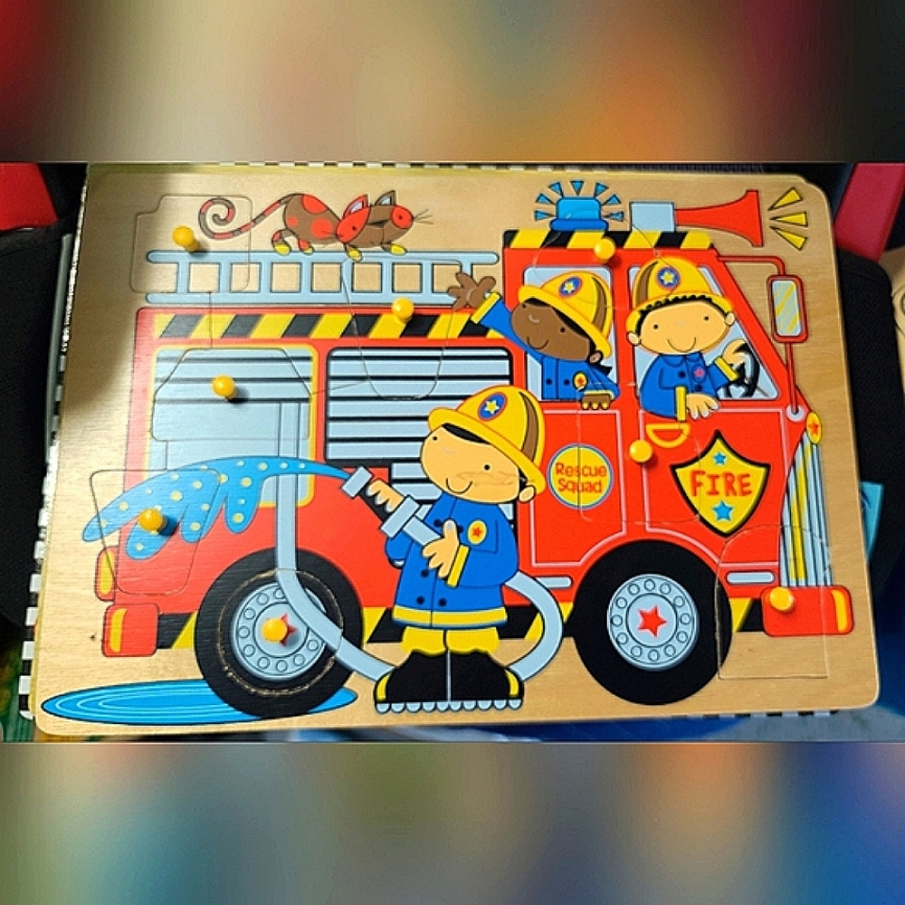 Early Learning Centre Hide & Seek wooden puzzle Fire engine